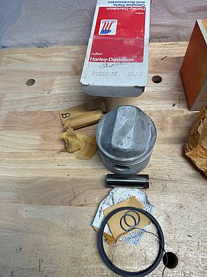 Harley NOS OEM# 2225572 Sportster XLH XLCH Piston .030 19731985?