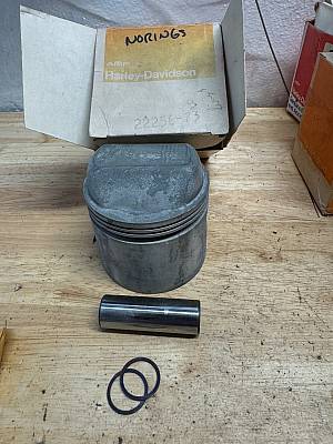 Harley NOS OEM# 2225672 Sportster XLH XLCH Piston .040 19731985?