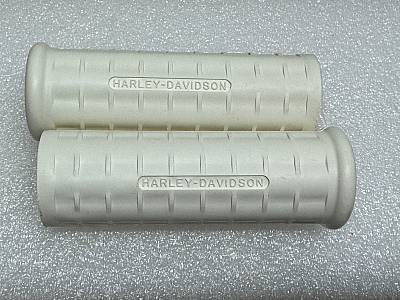 Harley 5621047 Panhead Hummer Waffle Grips Closed End White w/ Logo 194853