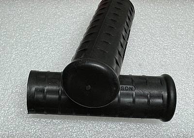 Harley 5621047 Panhead Hummer Waffle Grips Closed End Black w/ Logo 194853